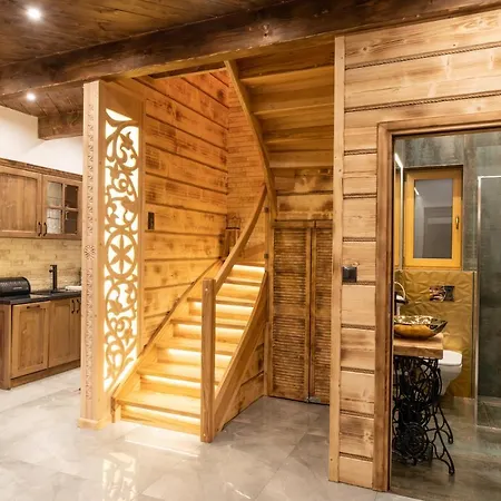 Luxury & Zalinski Chalet
