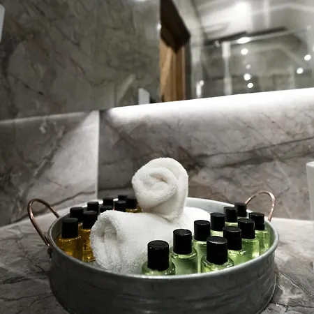 Luxury & Zalinski